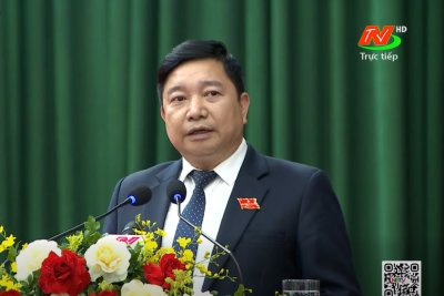 Đồng chí Giám đốc Sở Giáo dục và Đào tạo trả lời chất vấn tại Kỳ họp thường lệ cuối năm 2025, HĐND tỉnh khóa XV, nhiệm kỳ 2021-2026